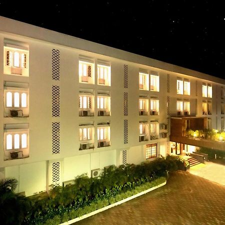 The Cindrella Hotel Siliguri Buitenkant foto
