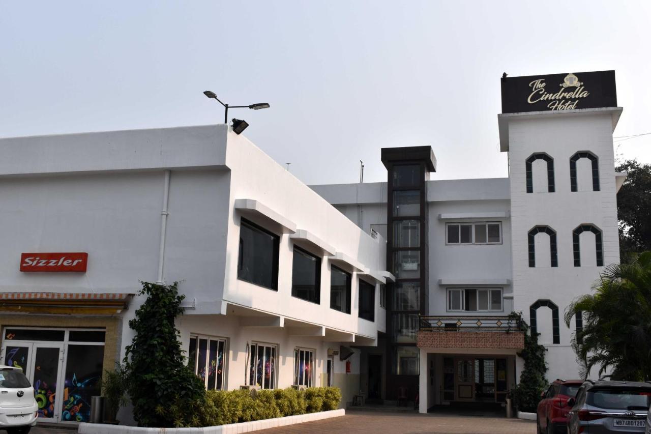 The Cindrella Hotel Siliguri Buitenkant foto