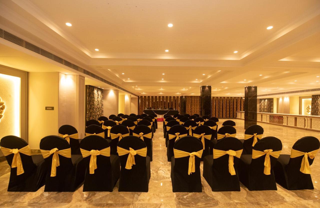 The Cindrella Hotel Siliguri Buitenkant foto