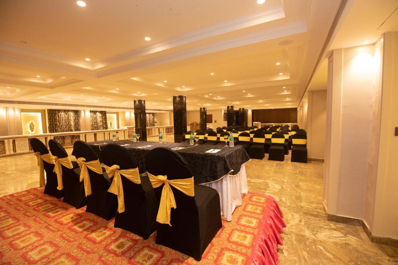 The Cindrella Hotel Siliguri Buitenkant foto