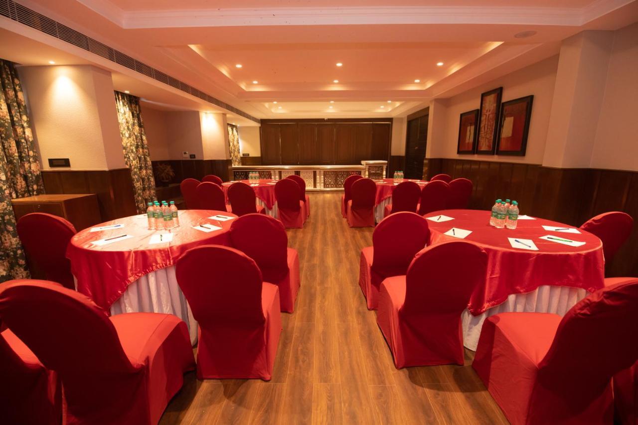 The Cindrella Hotel Siliguri Buitenkant foto