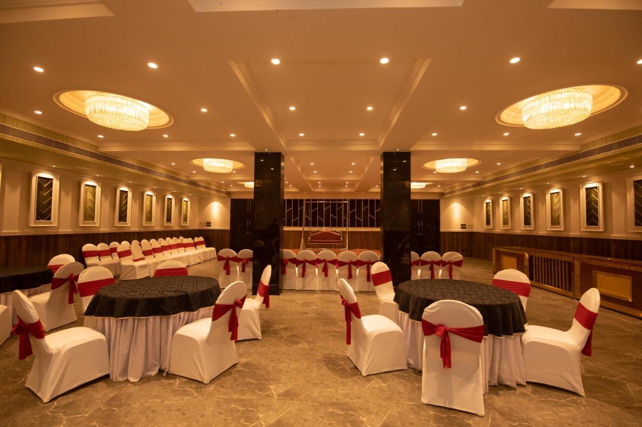 The Cindrella Hotel Siliguri Buitenkant foto