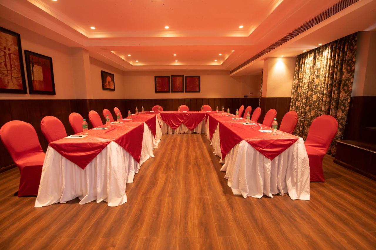 The Cindrella Hotel Siliguri Buitenkant foto