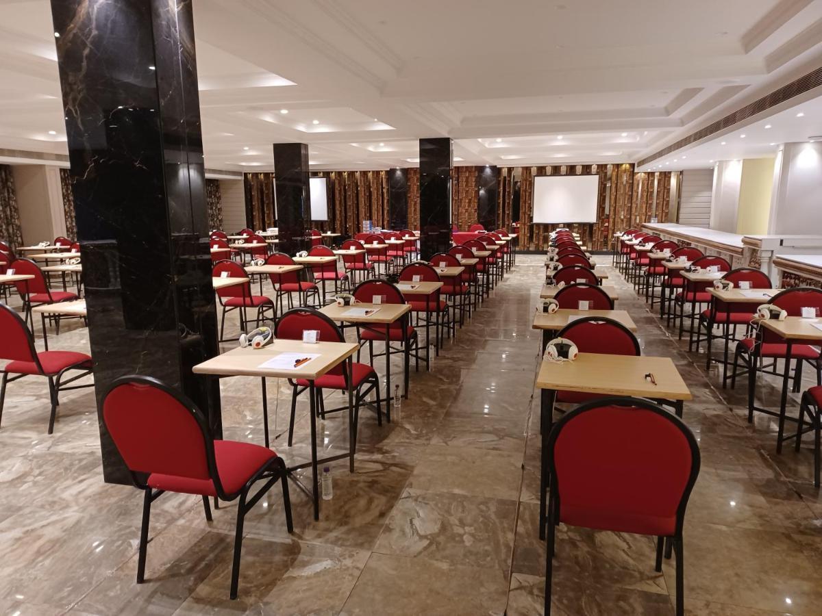 The Cindrella Hotel Siliguri Buitenkant foto