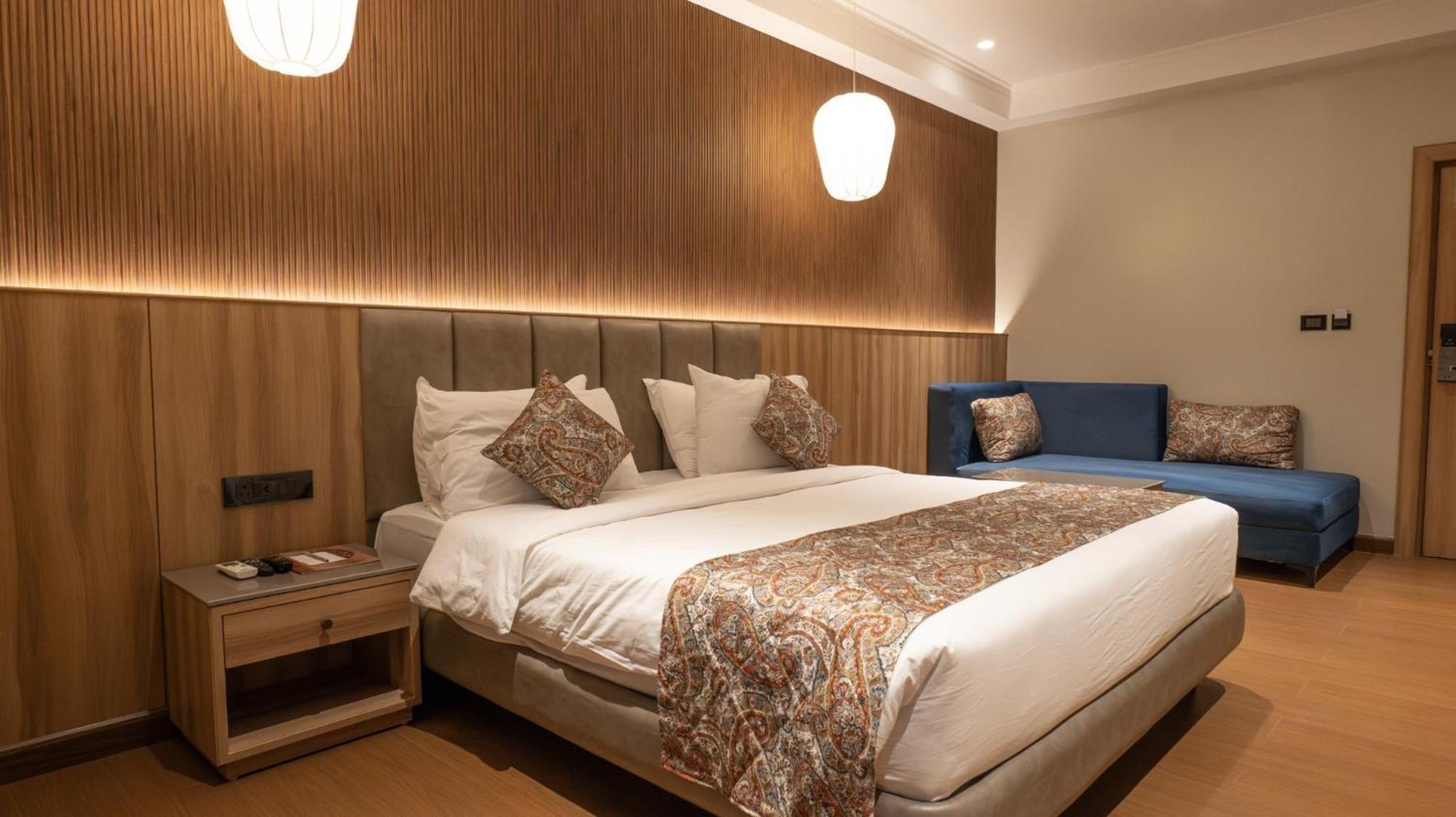 The Cindrella Hotel Siliguri Buitenkant foto
