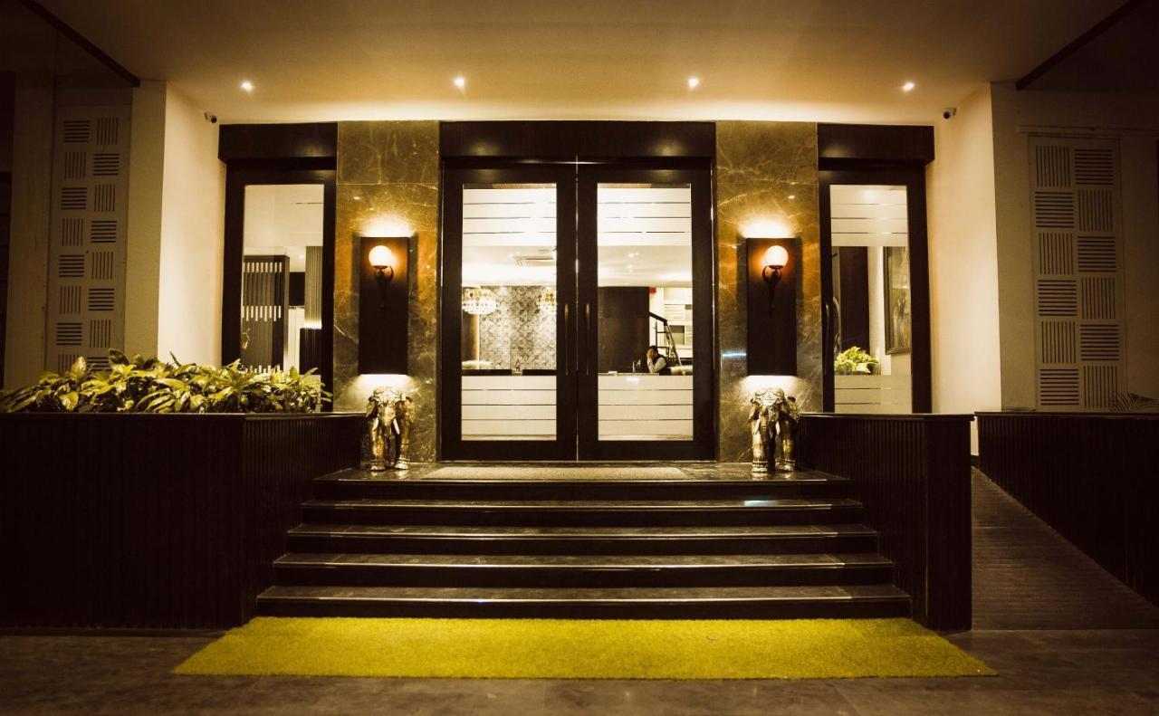 The Cindrella Hotel Siliguri Buitenkant foto